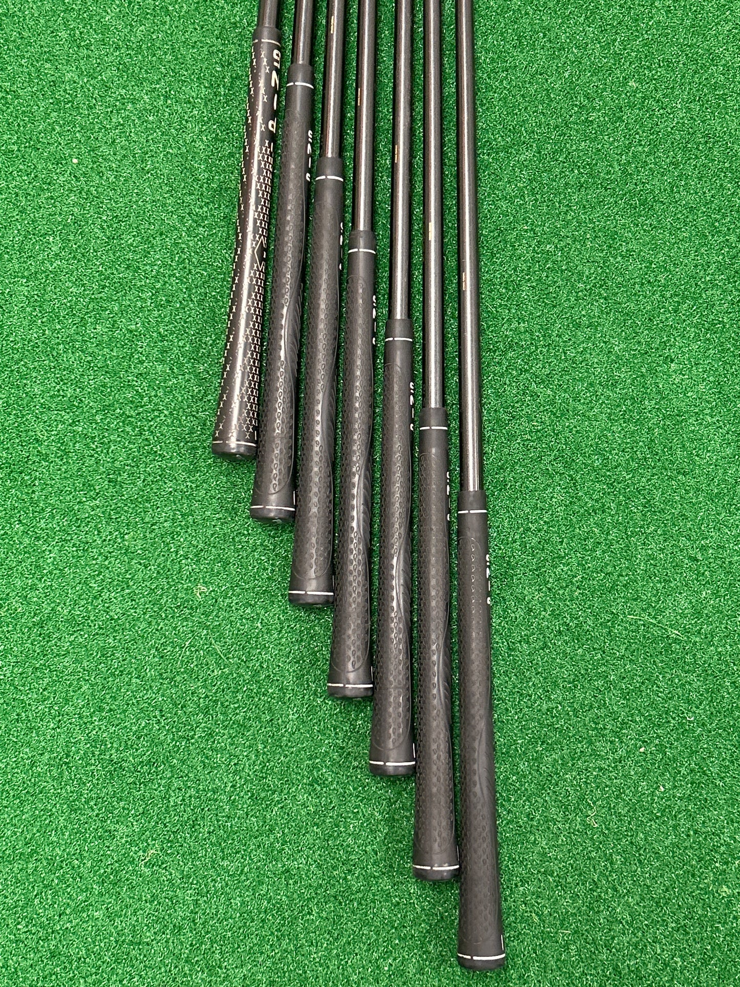 PING i3 O-Size 4-W (4-PW), 7-club set with the PING/Aldila 350 Series graphite shafts in Regular flex RH
