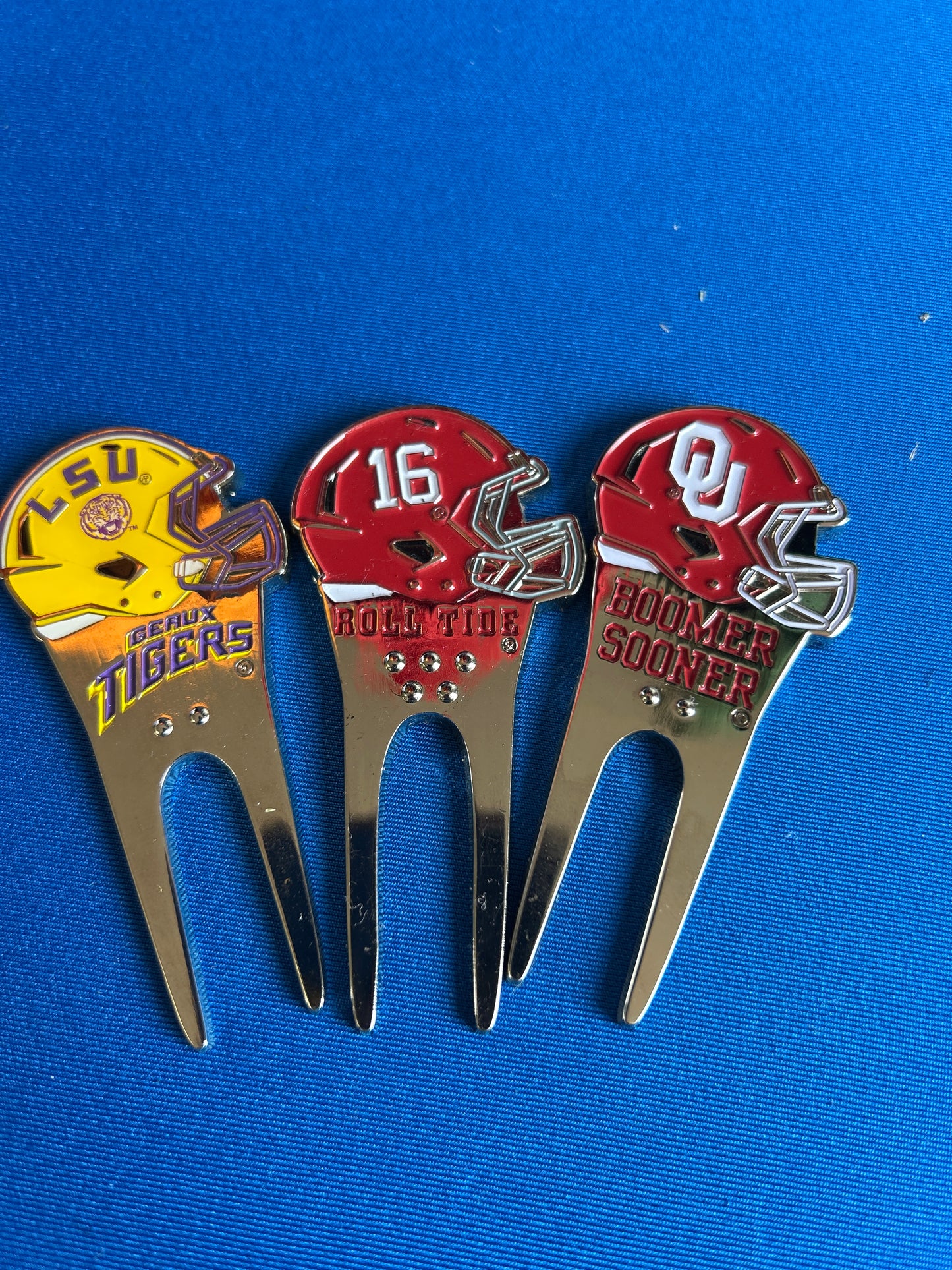 Divot Tool-NCAA (in store only)