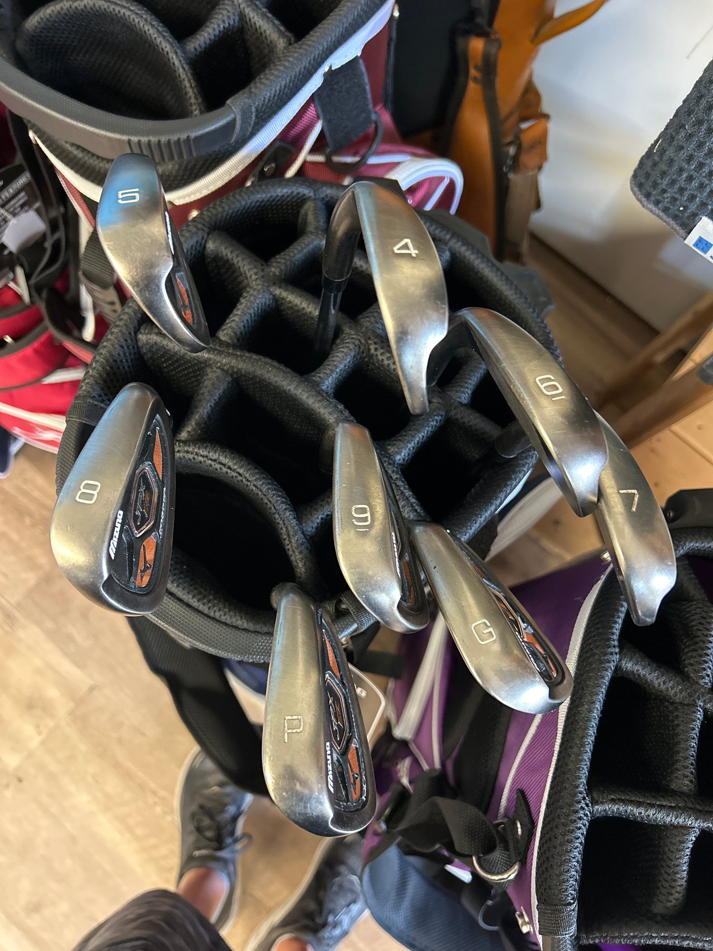 Mizuno JPX EZ Forged irons 4-PW +GW RH