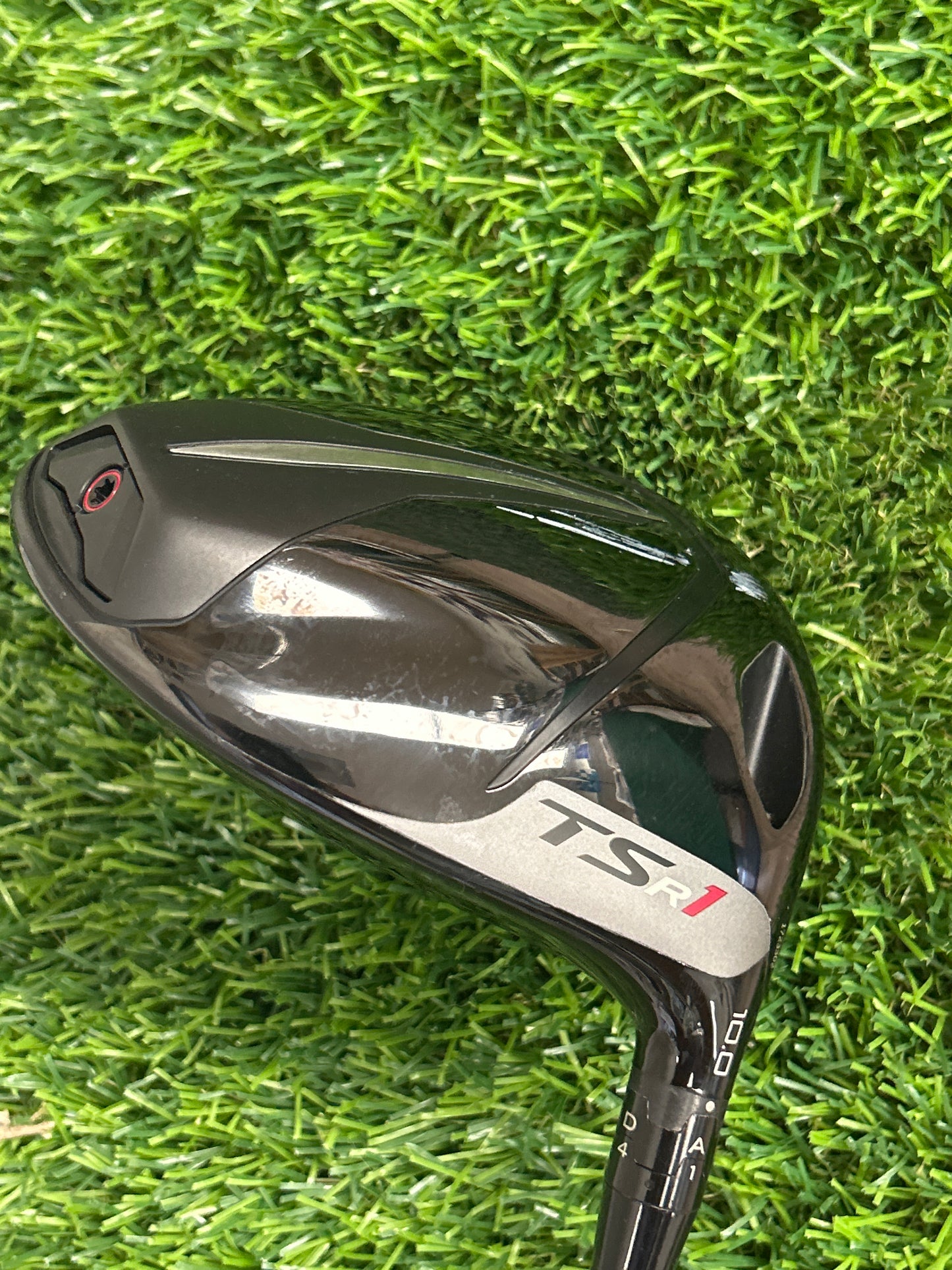 Titleist TSR1 Driver- Right handed