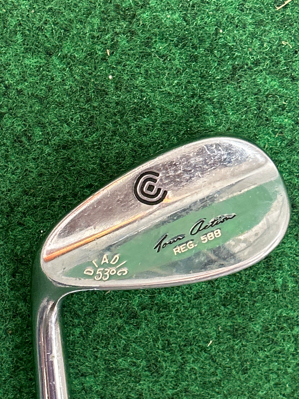 Cleveland Tour Action Reg 588 Raw Tour Grind 53° wedge Left-Handed