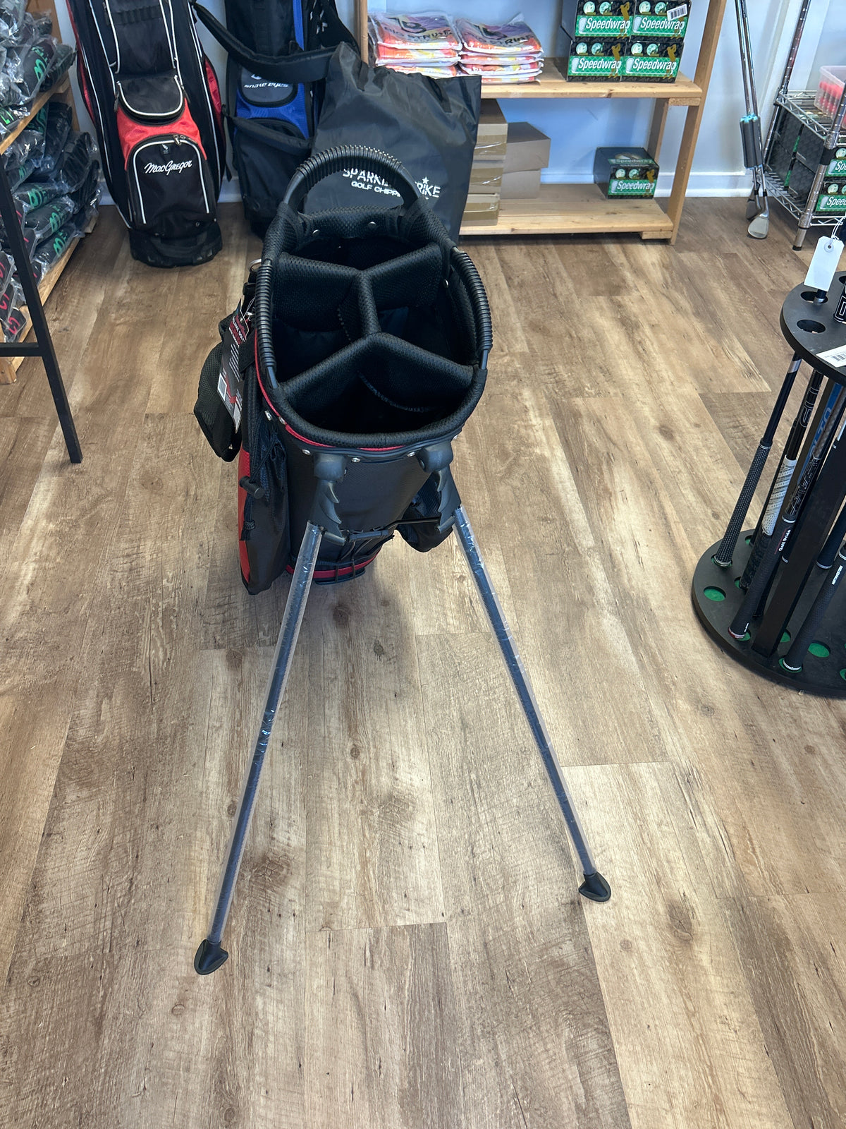 Tour Gear Deluxe Golfer’s 300 Series Stand Bag — NEW with tags Black / Red