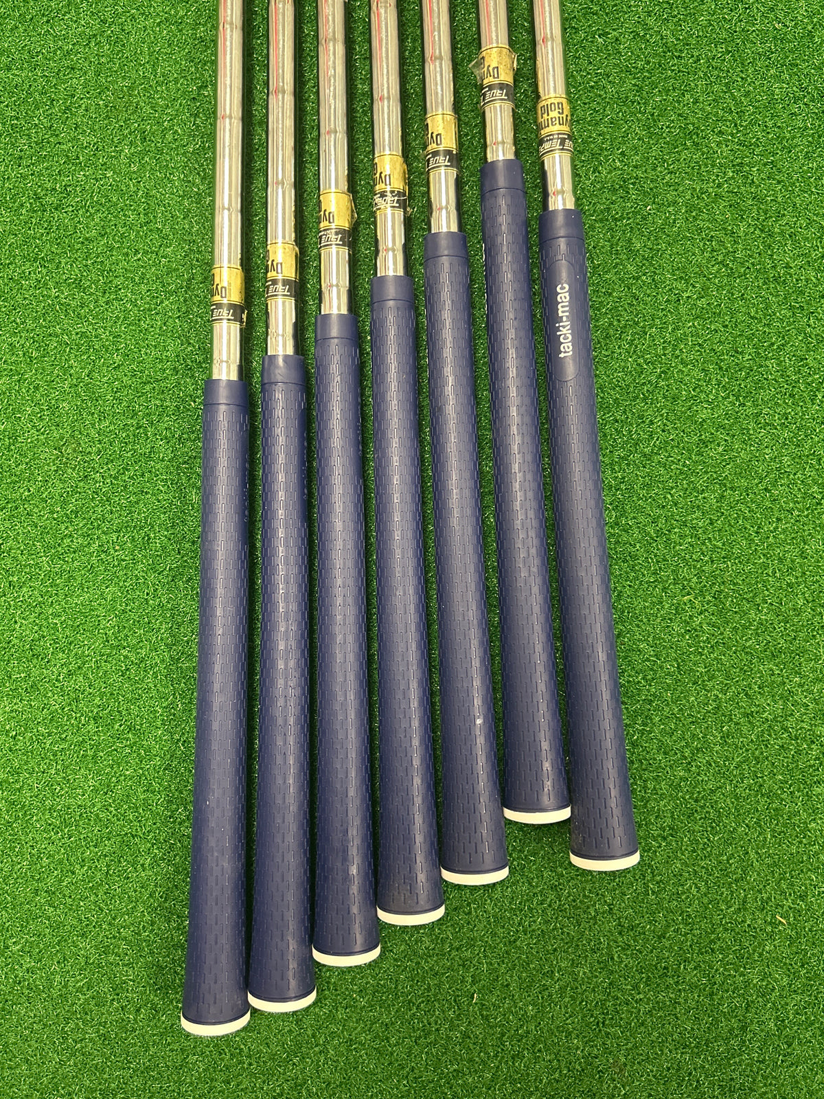 Mizuno MP-69 Iron Set
4-PW — 7 clubs Stiff Flex RH