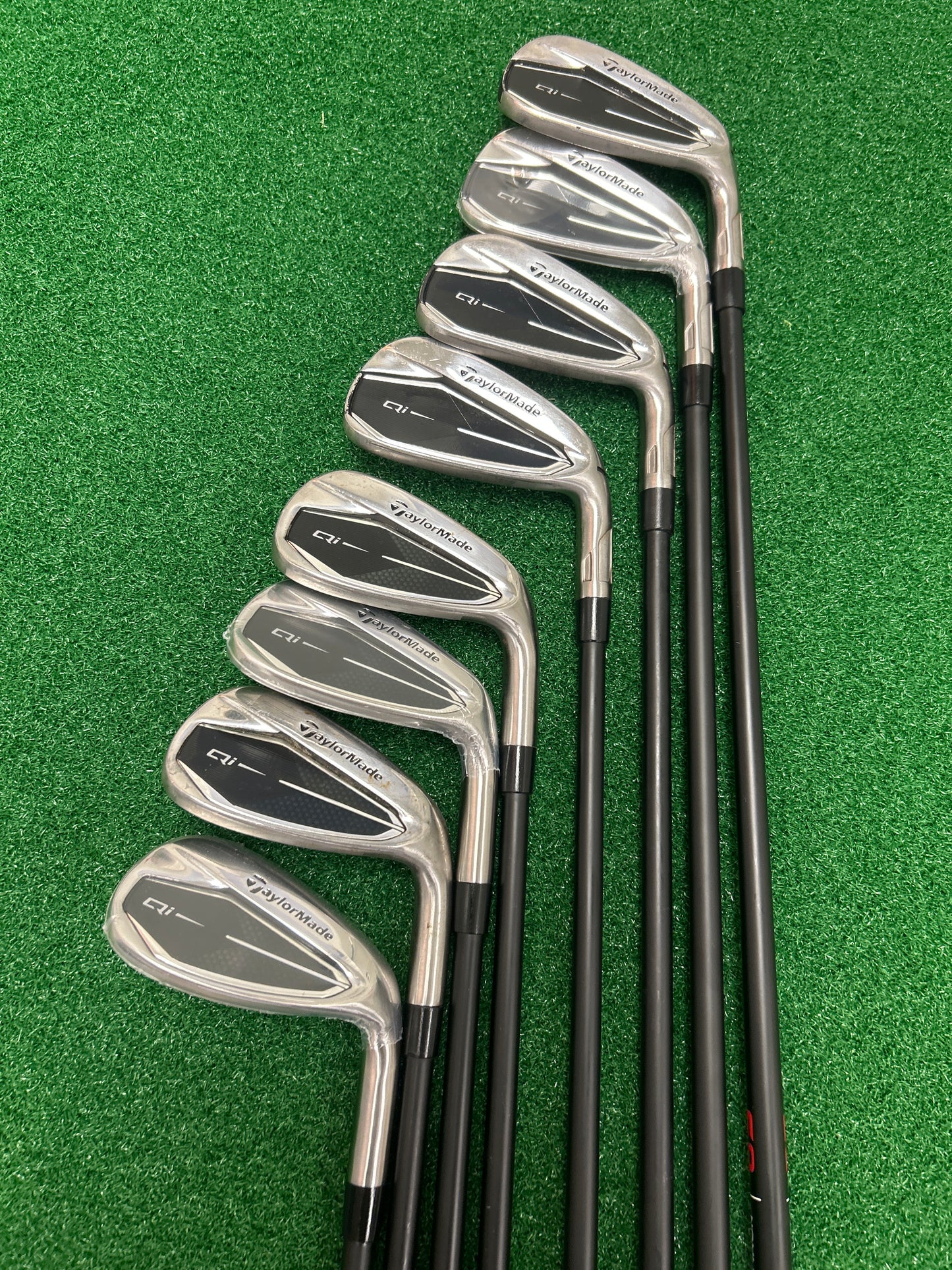 Taylormade Qi Iron set 4-SW (8 clubs) Near New RH