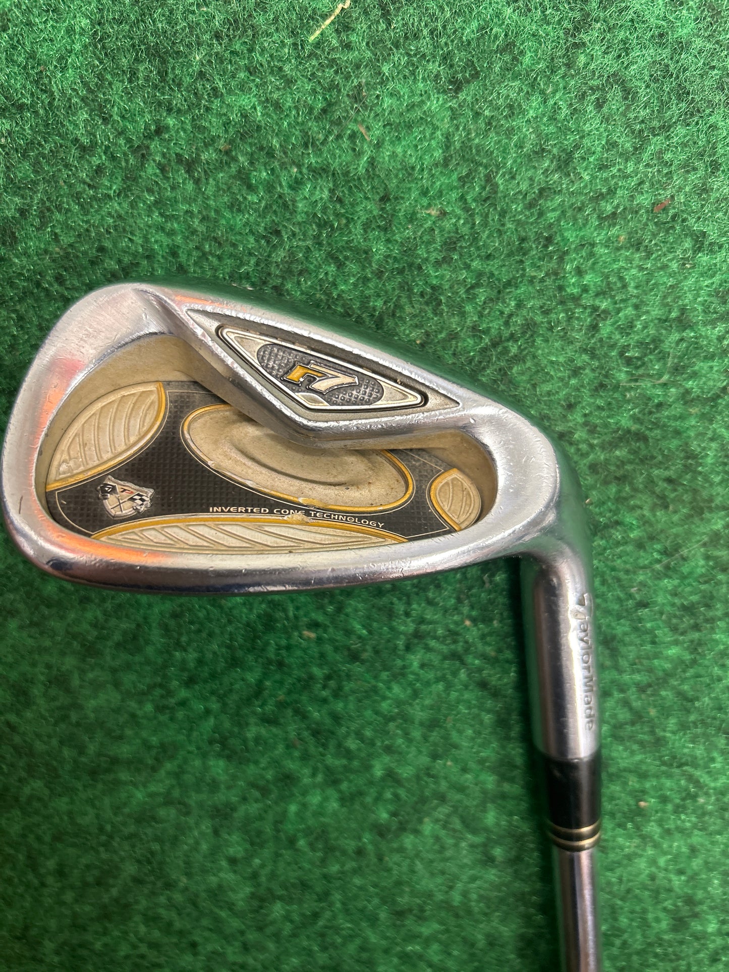 Taylormade R7 Iron set (4-PW)
