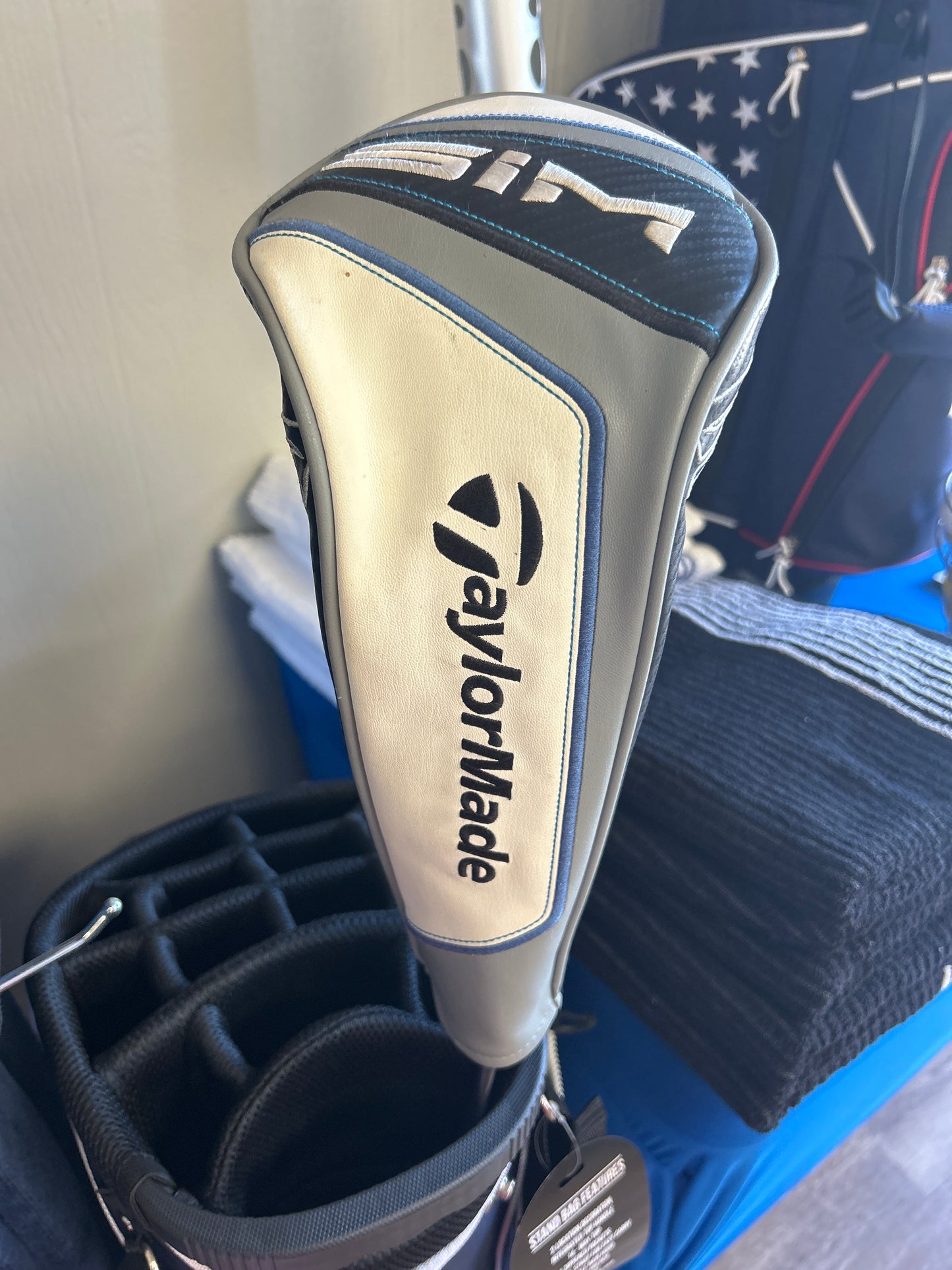 TaylorMade SIM Max Driver
10.5° Loft
Fujikura Ventus 6 Shaft
Stiff RH