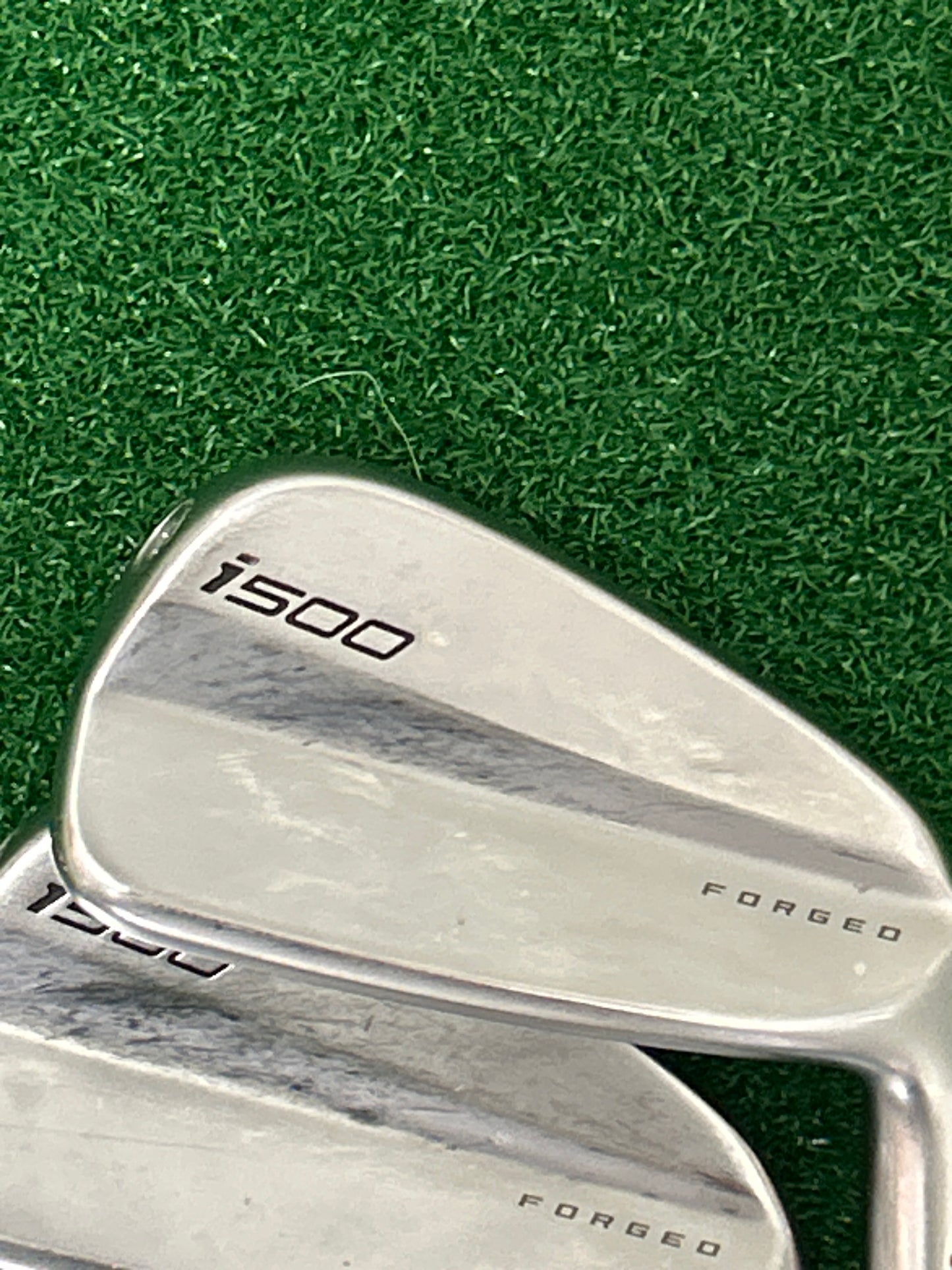 PING i500 Forged Irons

5-PW — 6 clubs Recoil ES 760 F3 Shafts RH