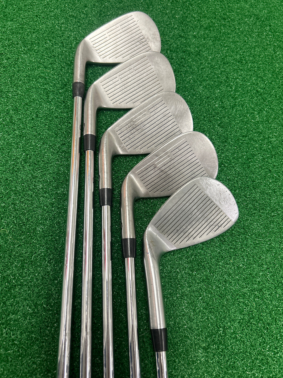 Wilson Profile Iron Set 6-PW — 5 clubs Steel Reg. Flex  RH