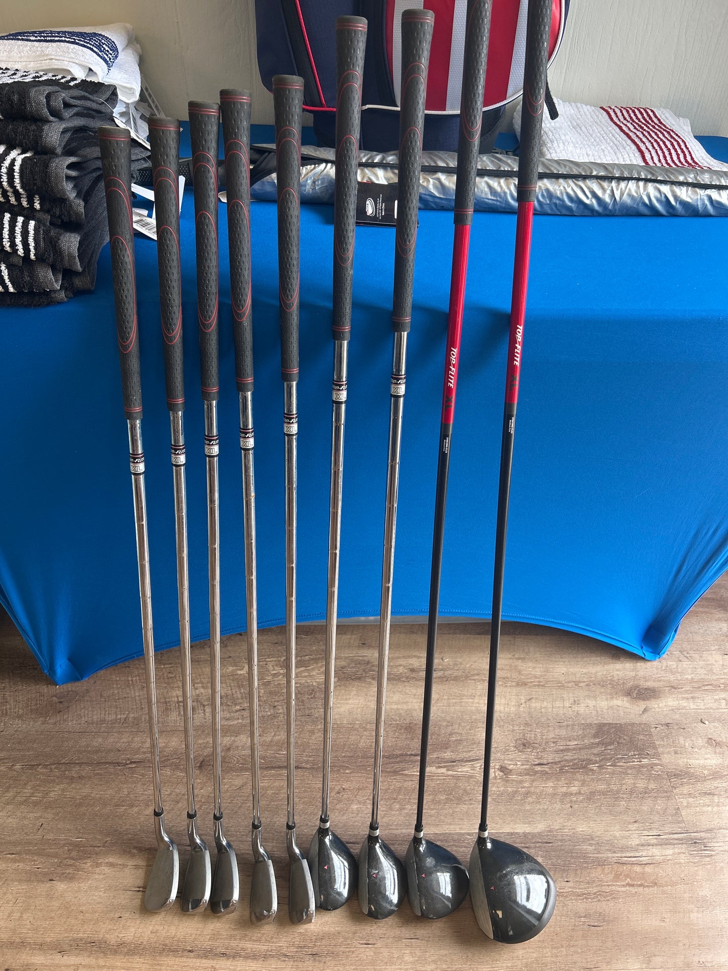 Top-Flite XL Golf Set 6-W Irons, 4 & 5 Hybrids, Driver & 3-Wood Left-Handed