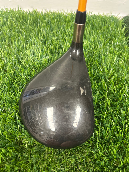 Titleist driver - 905 T- Pro Titanium S-Flex Graphite Shaft