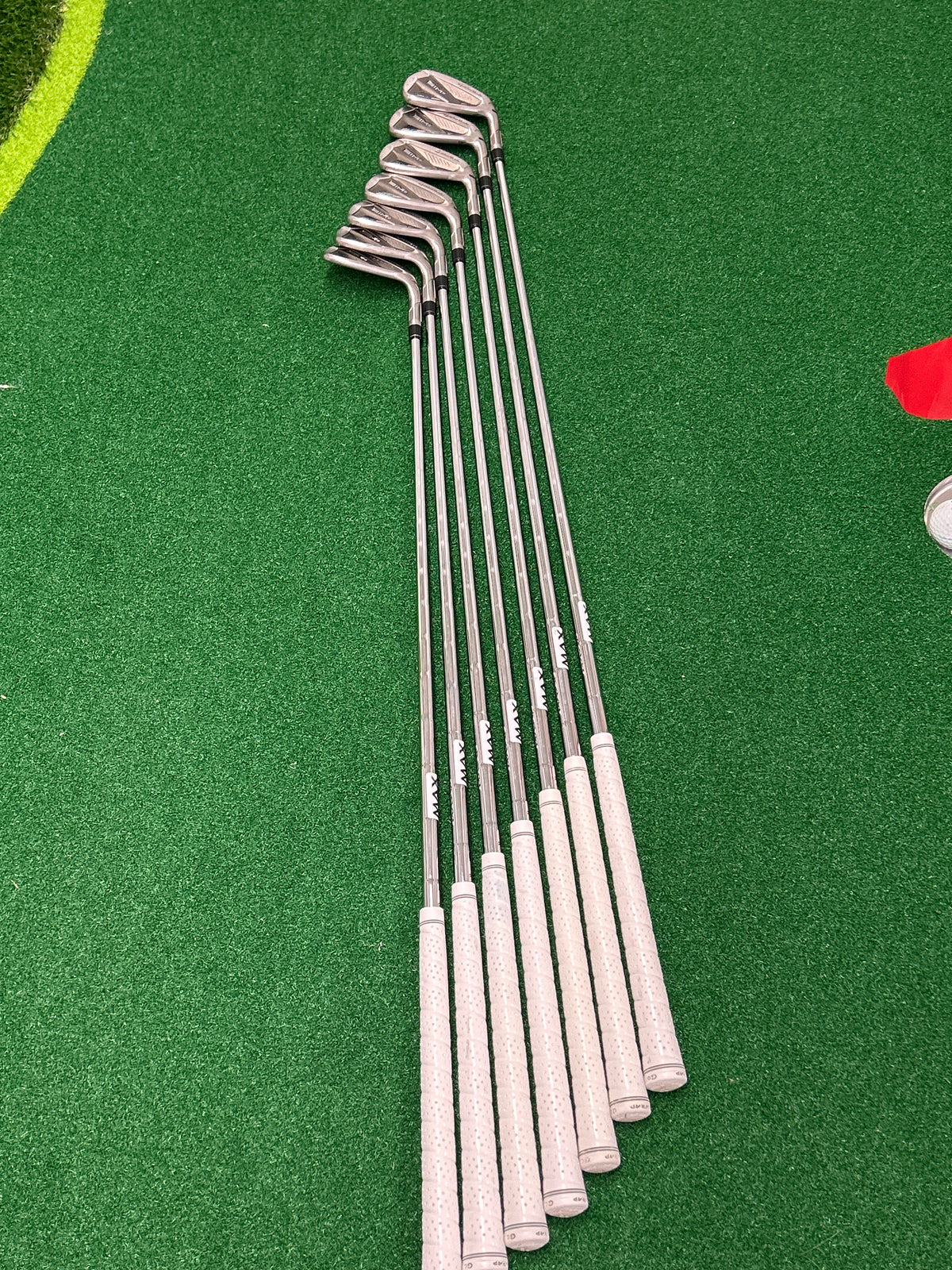 TaylorMade SIM2 Max Iron Set — 5-AW Stiff Flex RH