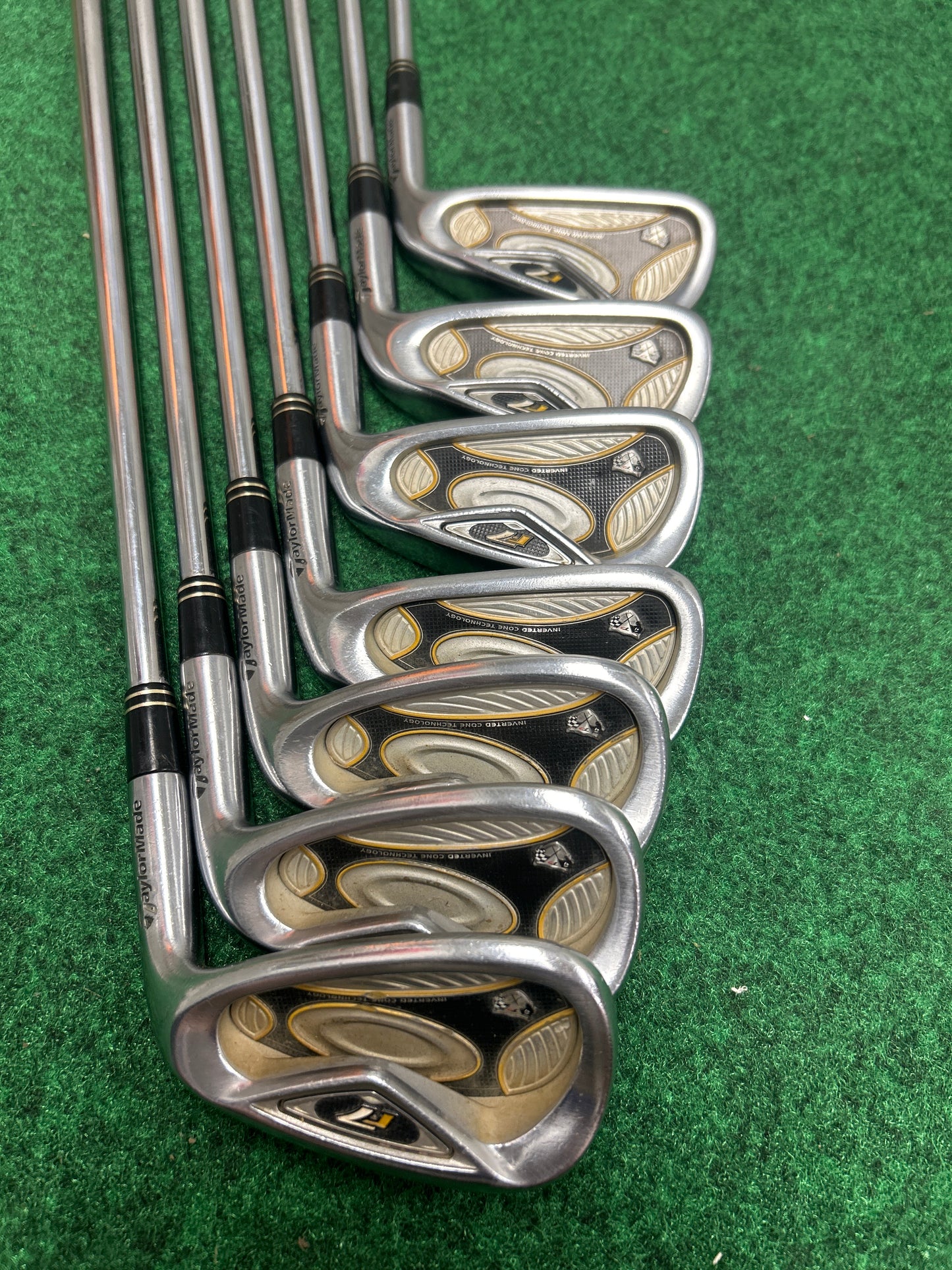 Taylormade R7 Iron set (4-PW)
