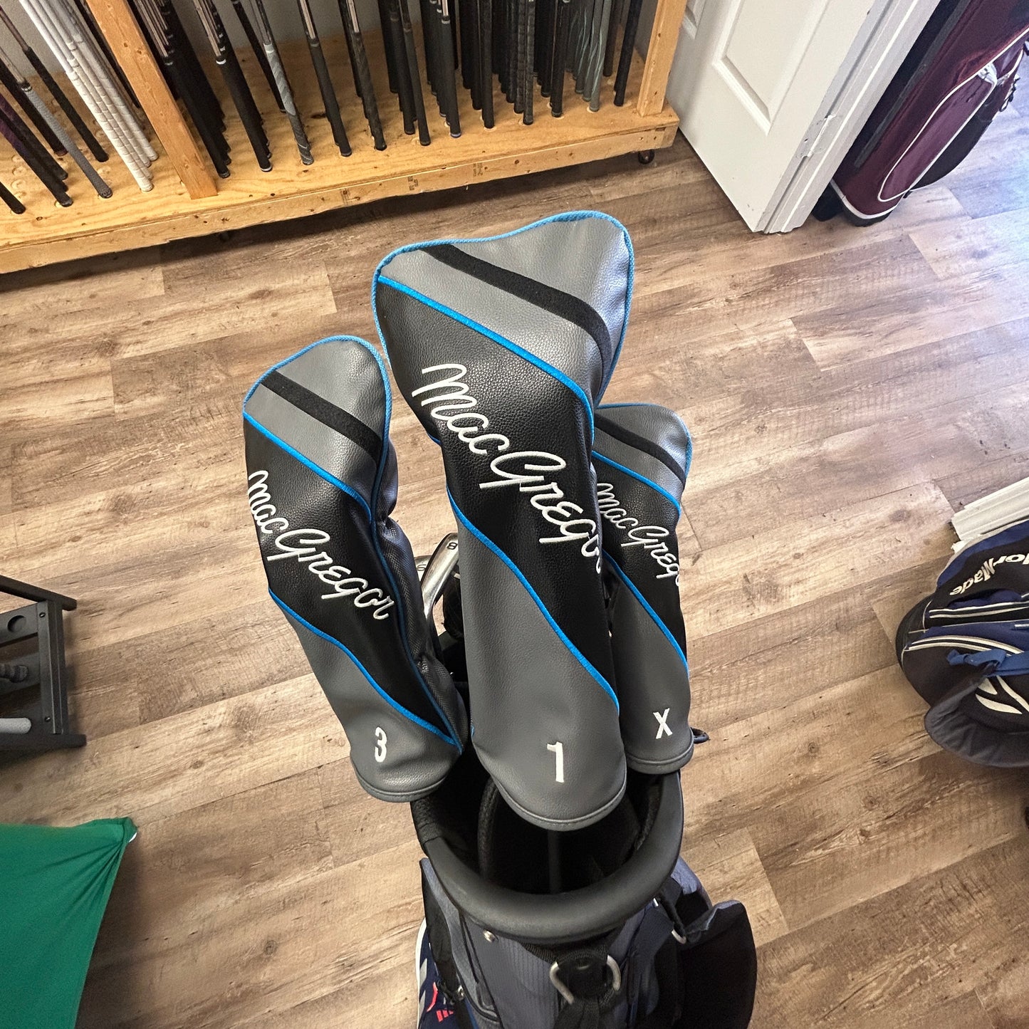 MacGregor MCG complete golf set(irons, woods, putter + bag) RH
