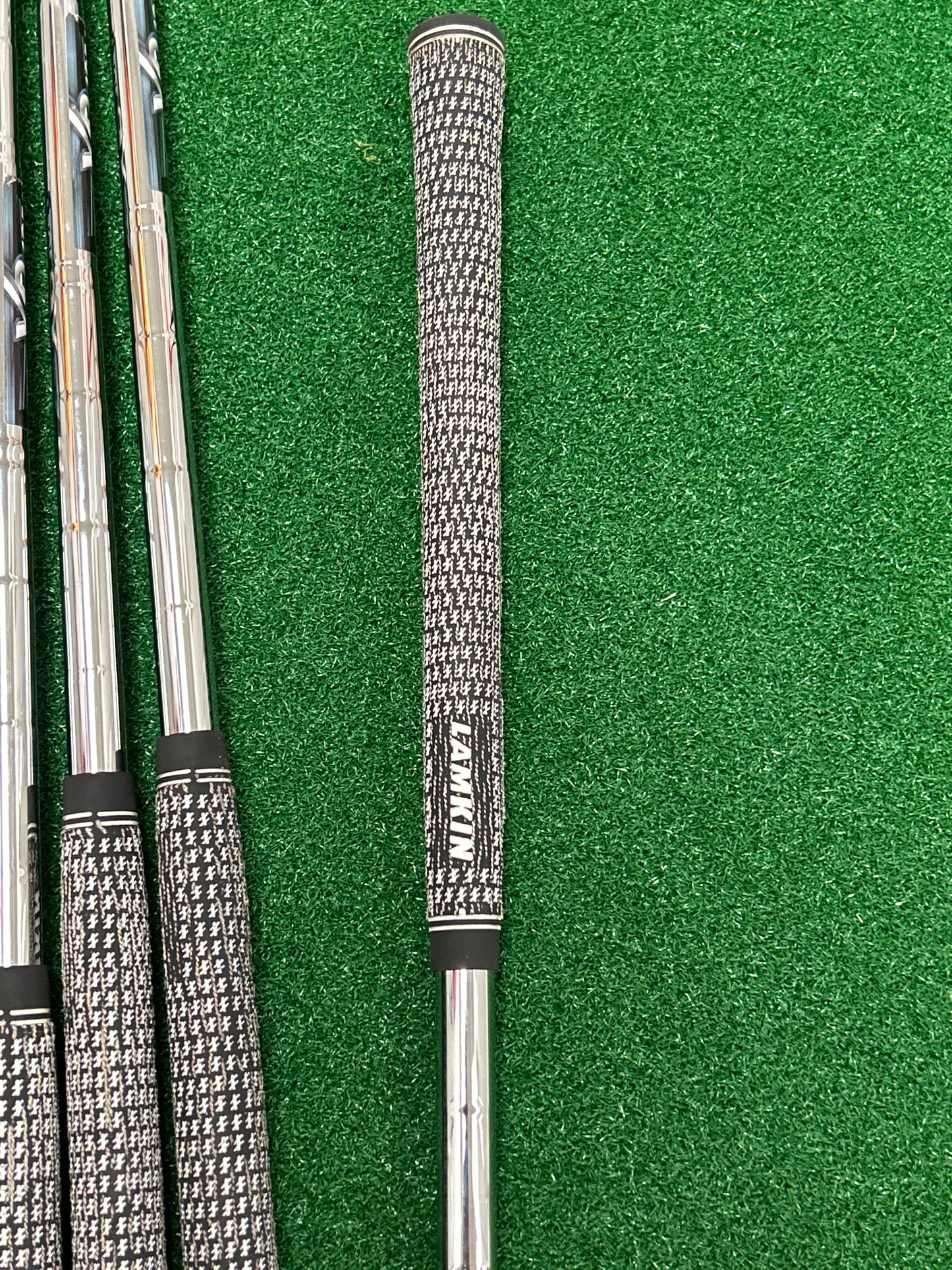 Mizuno JPX EZ Forged irons 4-PW +GW RH