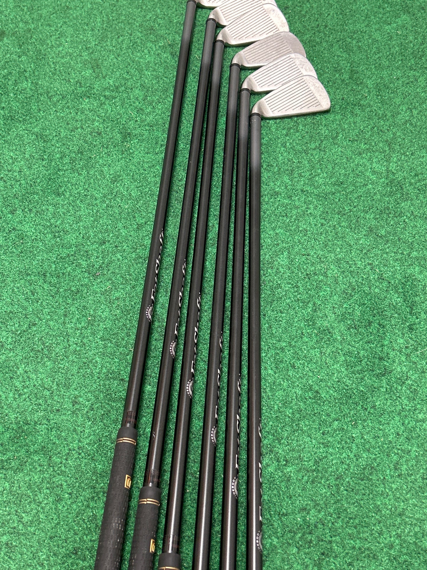 Wilson Fat Shaft FS irons, 3–8 iron (6 clubs)