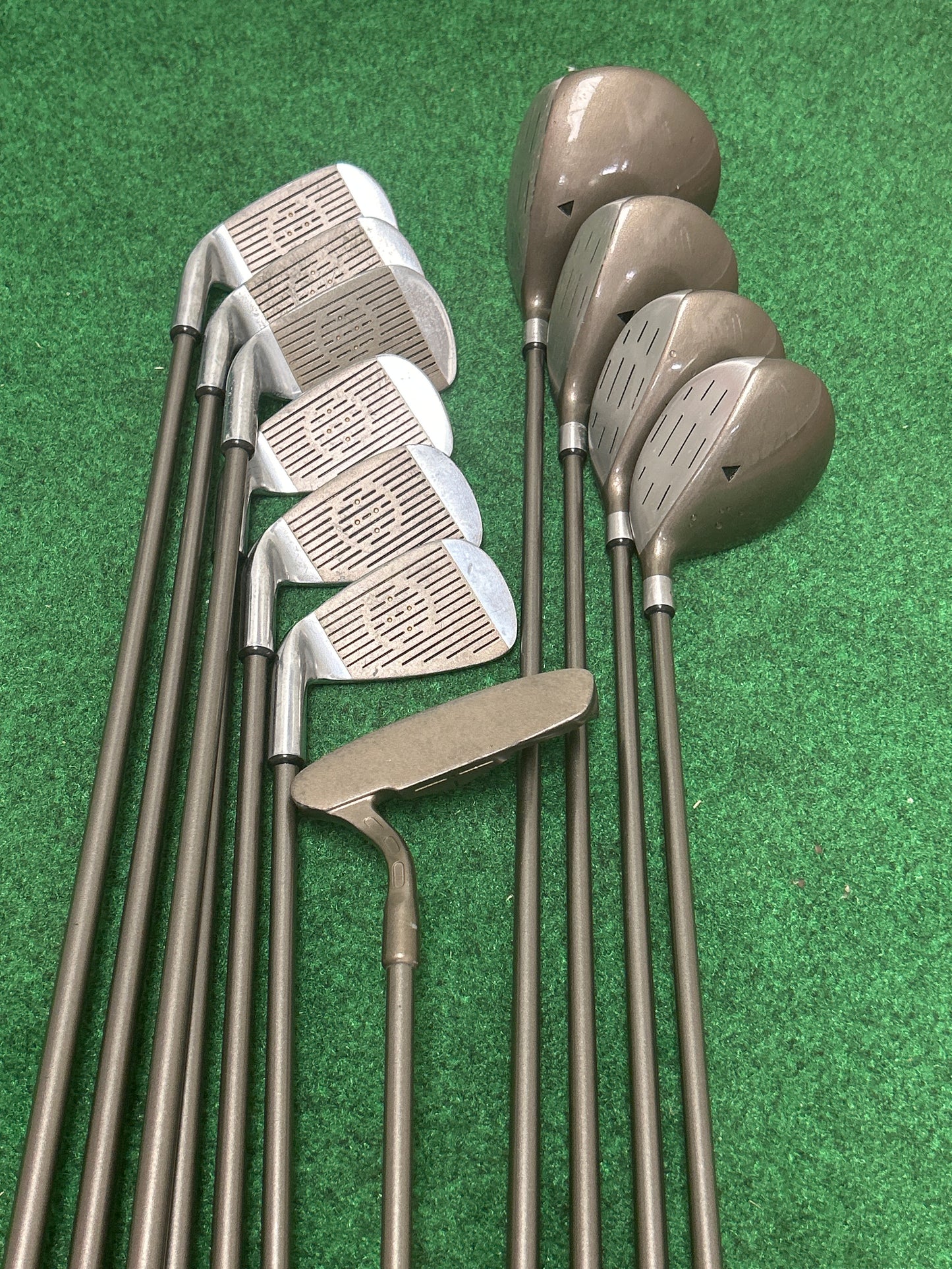 Square Two Golf Whitworth 88V ladies complete set - 

* Driver, 3, 5 & 7 woods
* 5-PW irons
* Putter