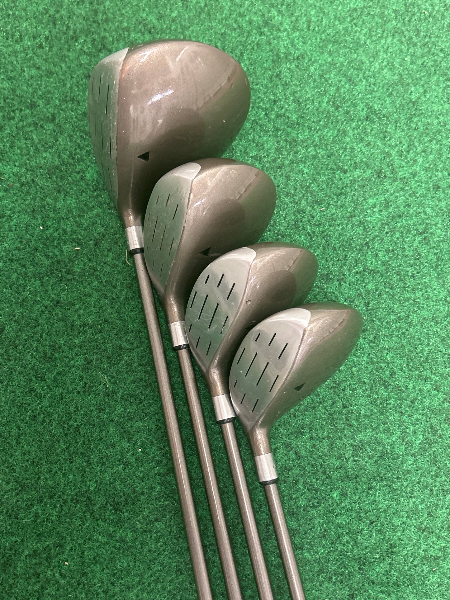 Square Two Golf Whitworth 88V ladies complete set - 

* Driver, 3, 5 & 7 woods
* 5-PW irons
* Putter