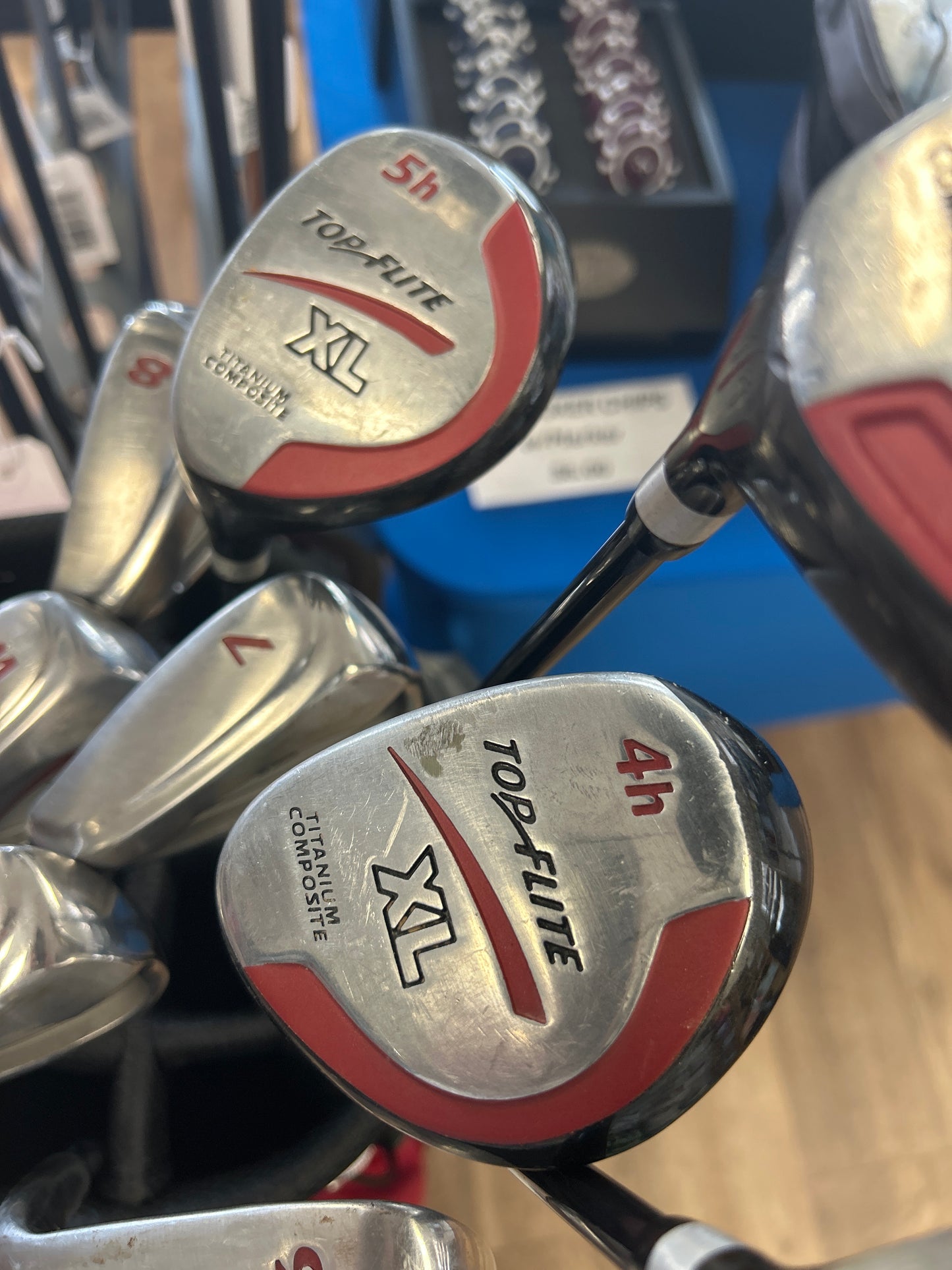 Top-Flite XL Golf Set 6-W Irons, 4 & 5 Hybrids, Driver & 3-Wood Left-Handed