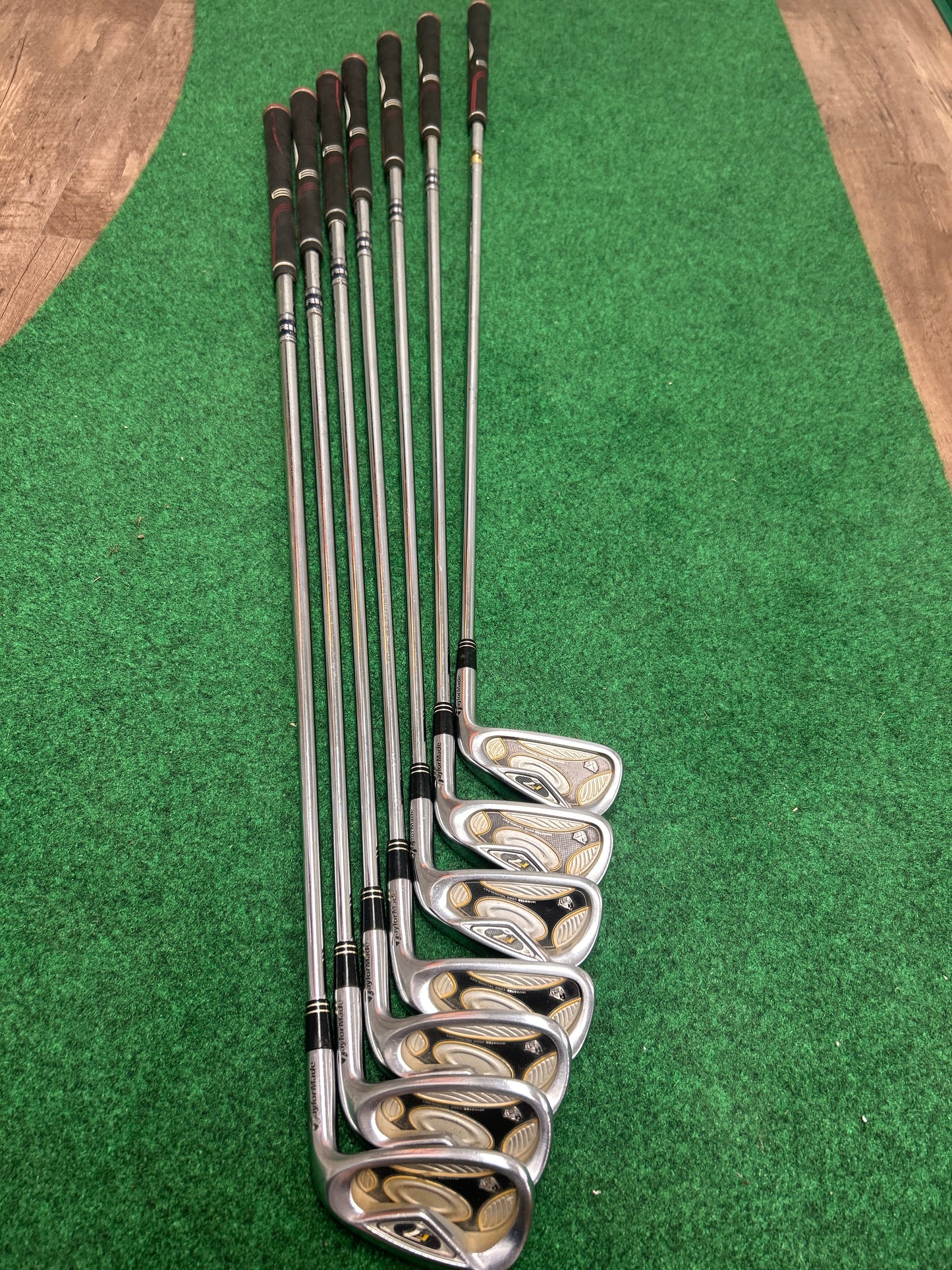 Taylormade R7 Iron set (4-PW)