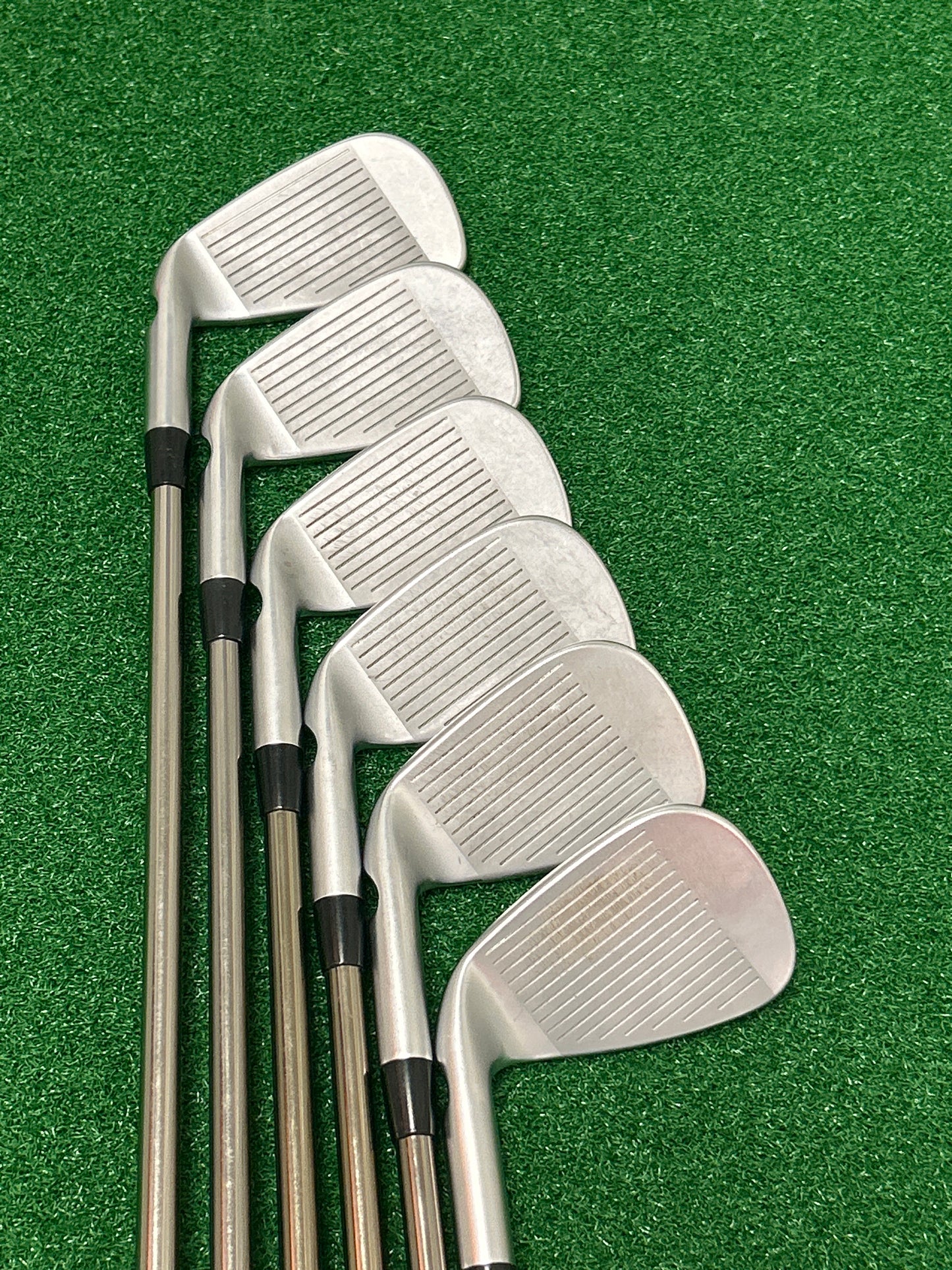 PING i500 Forged Irons

5-PW — 6 clubs Recoil ES 760 F3 Shafts RH