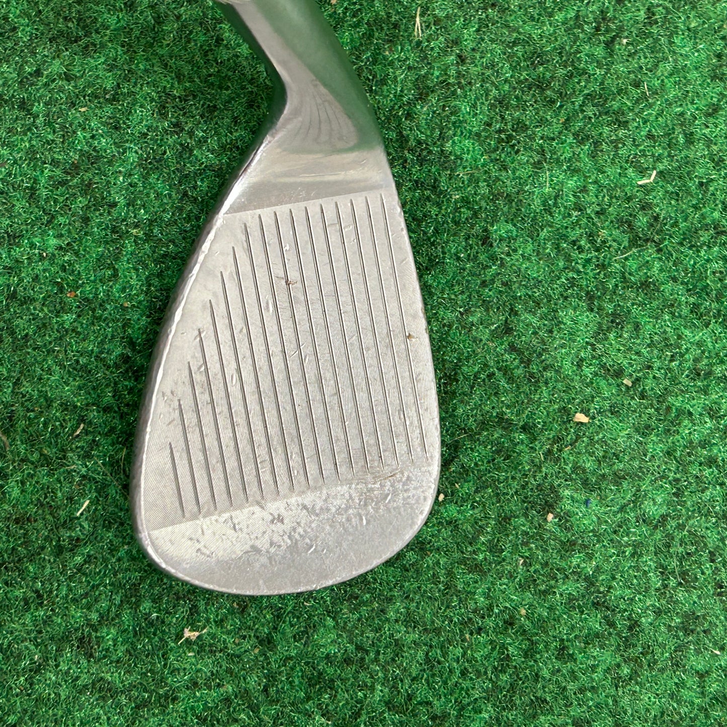 Titleist Vokey SM5 Spin Milled wedge with an F Grind 54 Degree RH