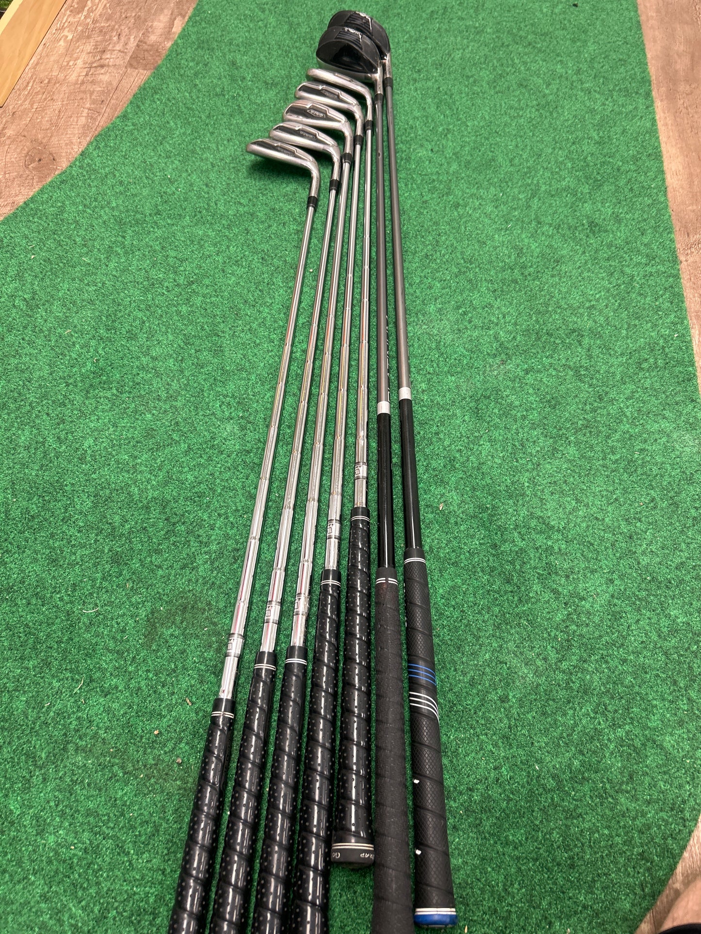 Adams Golf Idea Hybrid Set (7- PW plus 3 & 4 Hybrid)