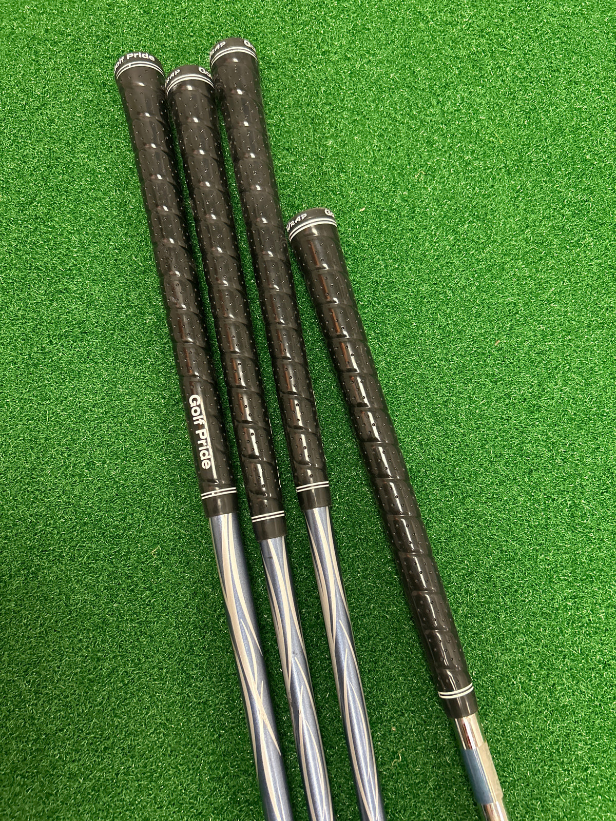 Callaway Gems Ladies Partial Set – 4 Clubs
* 7-Wood, 9-Iron, Sand Wedge & Chipping Wedge RH