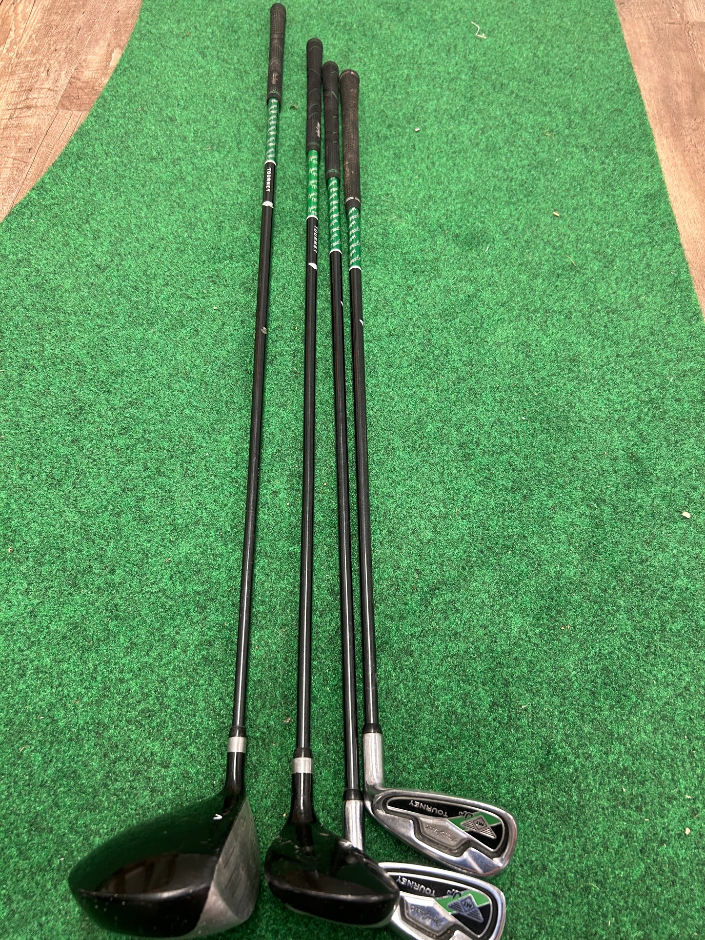 Macgregor Jr Tourney(driver,4hybrid, wedge, 5 iron)set